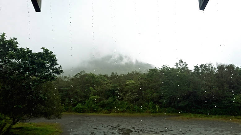 Vistas lluviosas del Volcan Arenal