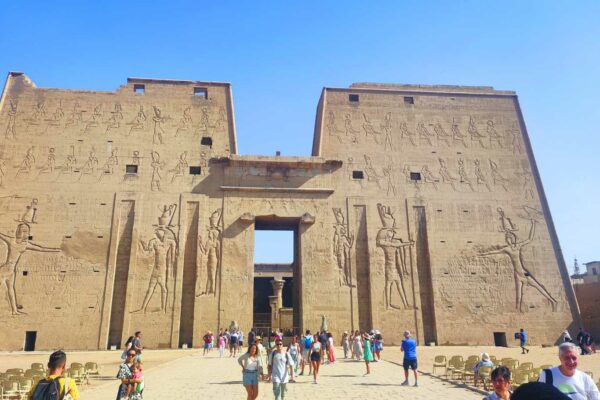 El templo de Edfu, una parada en el crucero por el Nilo