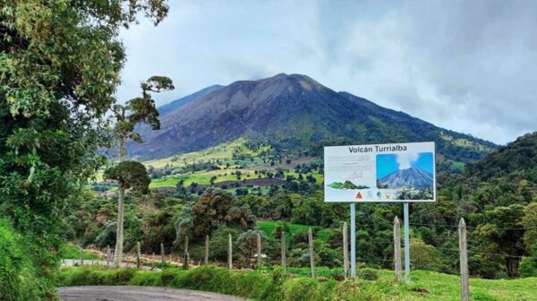 La mejor forma de visitar el Parque Nacional Volcán Turrialba