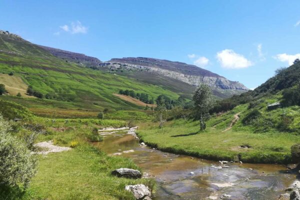 Ruta fácil a la Cascada de Guarguero en los valles pasiegos burgaleses